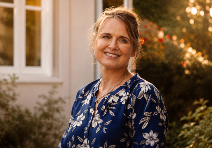 Dr Adri Marais